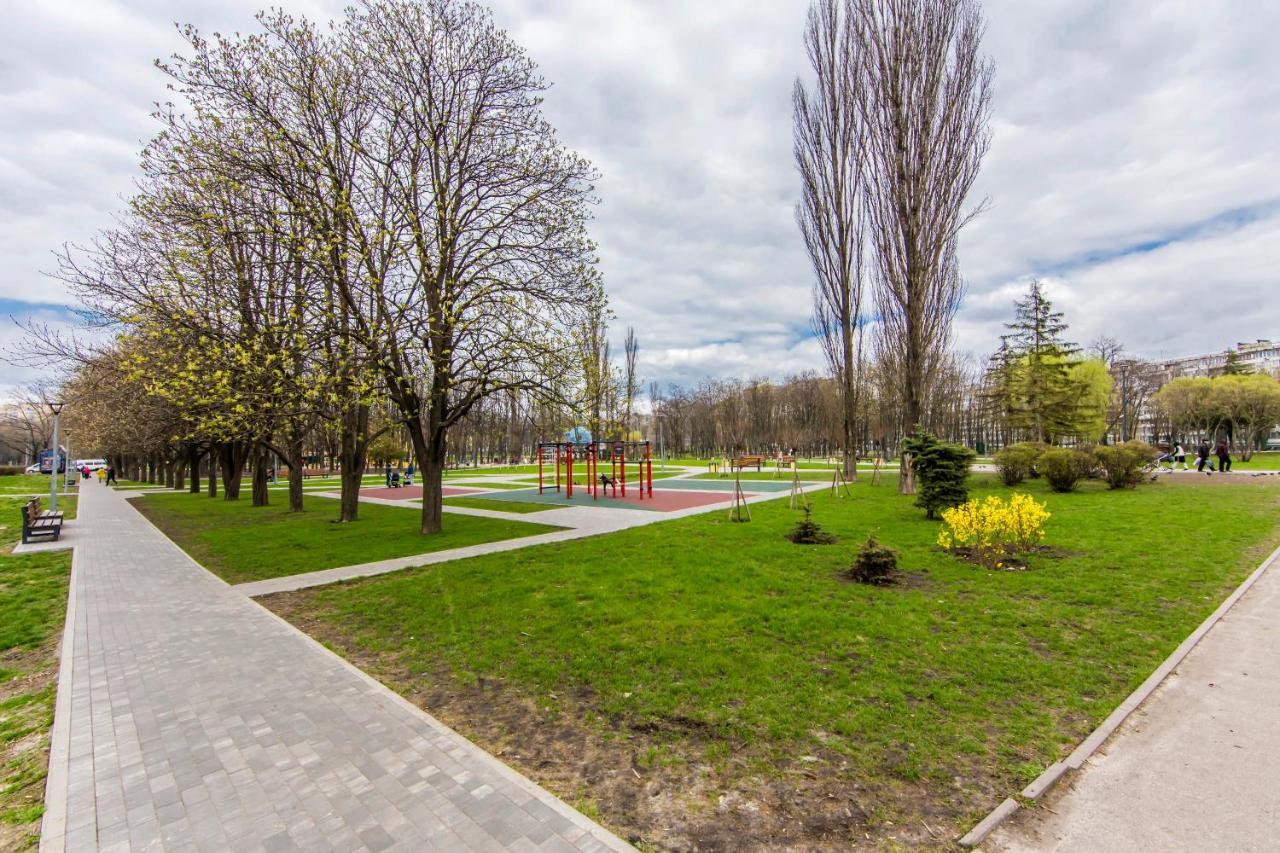 Просторная Однокомнатная Квартира Возле Скоростного Трамвая Kyiv Exterior photo