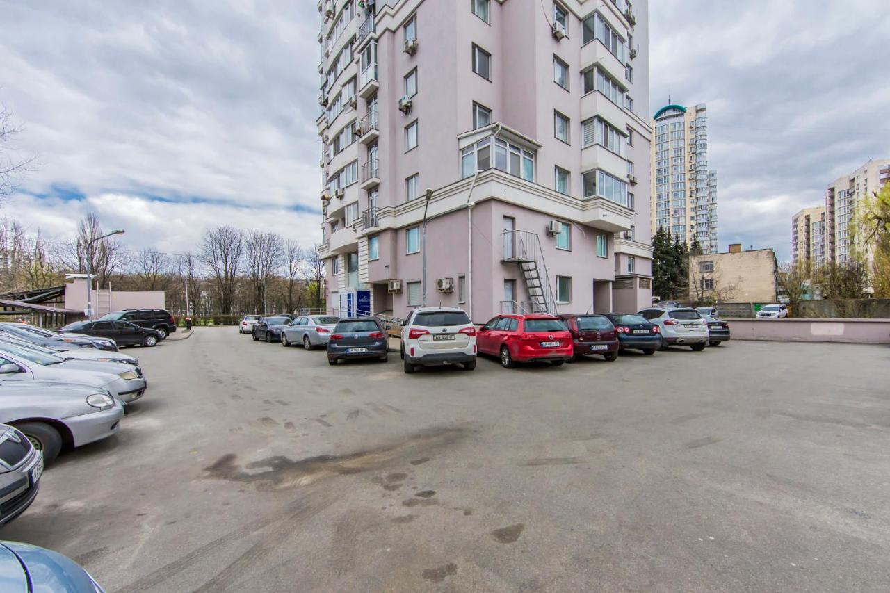 Просторная Однокомнатная Квартира Возле Скоростного Трамвая Kyiv Exterior photo