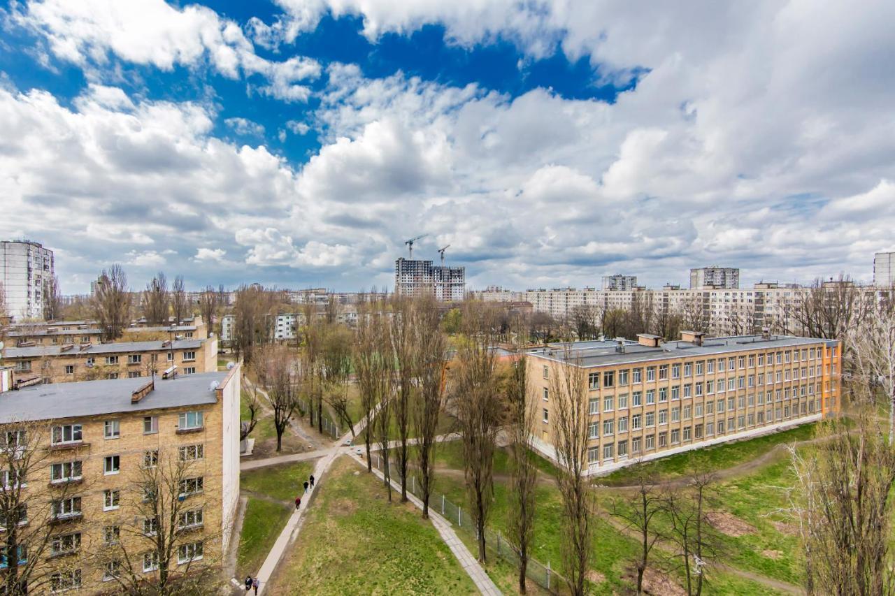 Просторная Однокомнатная Квартира Возле Скоростного Трамвая Kyiv Exterior photo