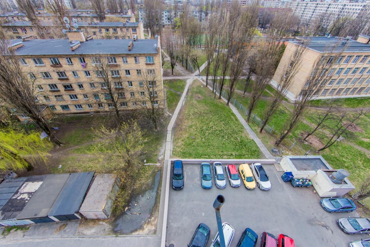 Просторная Однокомнатная Квартира Возле Скоростного Трамвая Kyiv Exterior photo