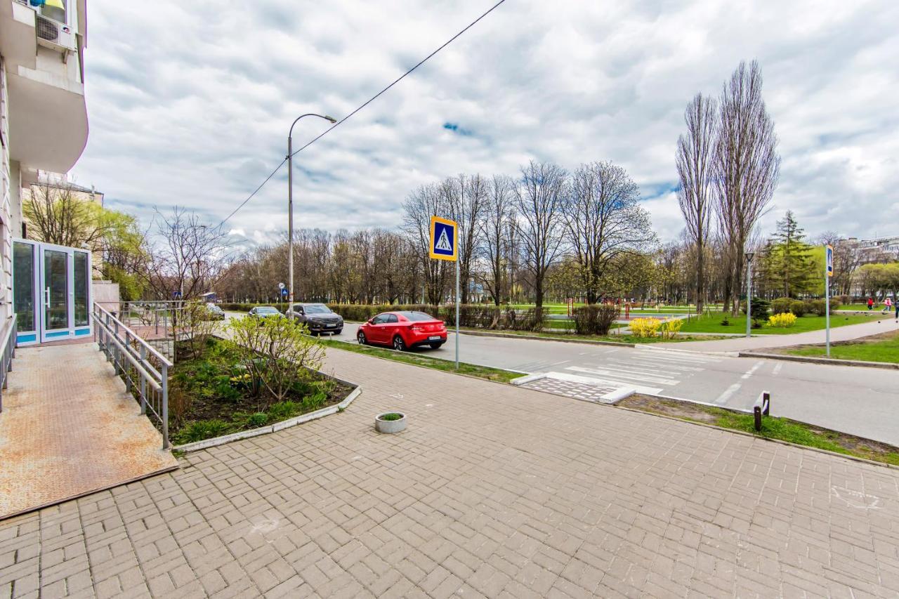 Просторная Однокомнатная Квартира Возле Скоростного Трамвая Kyiv Exterior photo
